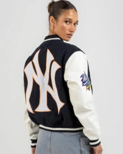 MAJESTIC New York Yankees Wordmark Varsity Jacket -Fashion Women 20351441 01 LT XL