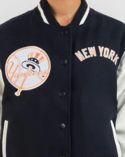 MAJESTIC New York Yankees Wordmark Varsity Jacket -Fashion Women 20351441 01 RT XL